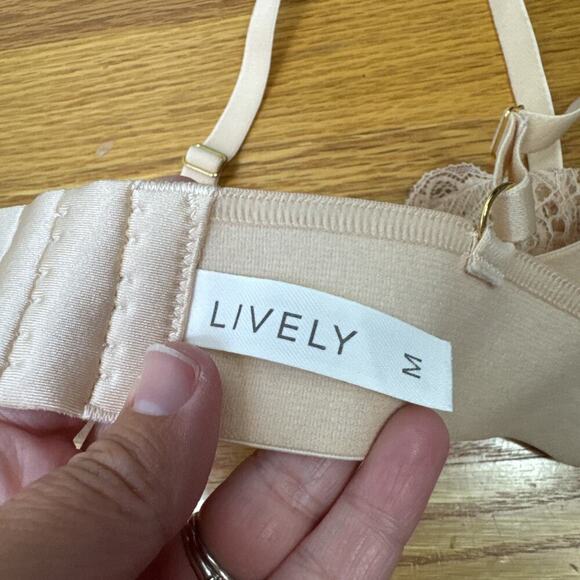 Lively Wireless Lace Bralette Bra Beige sz M - Picture 5 of 5